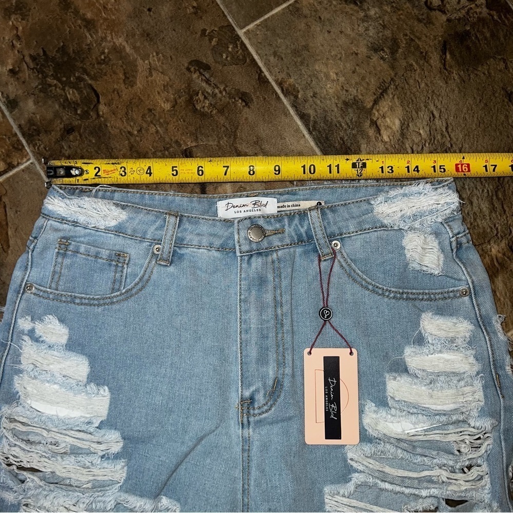 NWT Denim Blvd Highly Distressed Jean Shorts - Picture 5 of 12
